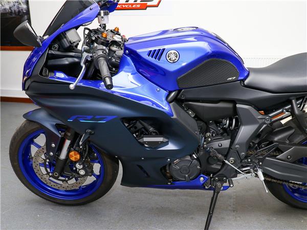 2023 Yamaha R7