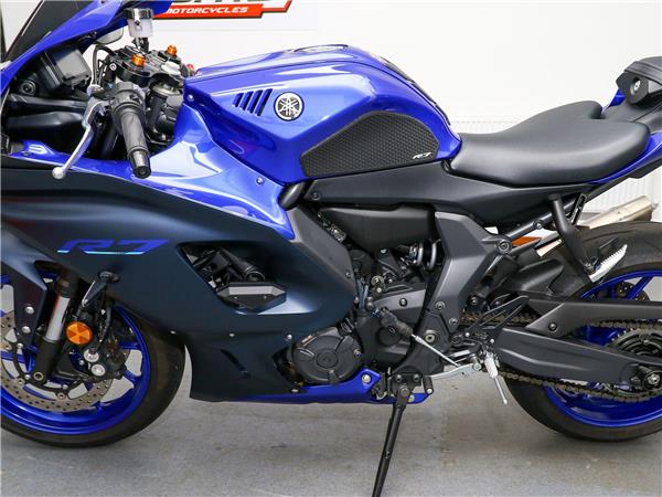 2023 Yamaha R7