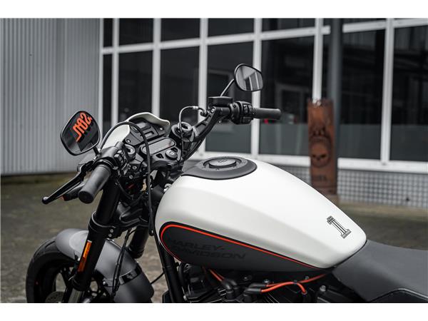 Harley-Davidson Kiel FXDRS 114 CUI - KESSTECH - SEITLICHER KZH