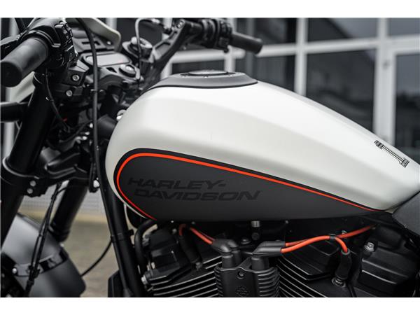 Harley-Davidson Kiel FXDRS 114 CUI - KESSTECH - SEITLICHER KZH