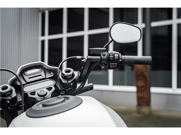 Harley-Davidson Kiel FXDRS 114 CUI - KESSTECH - SEITLICHER KZH