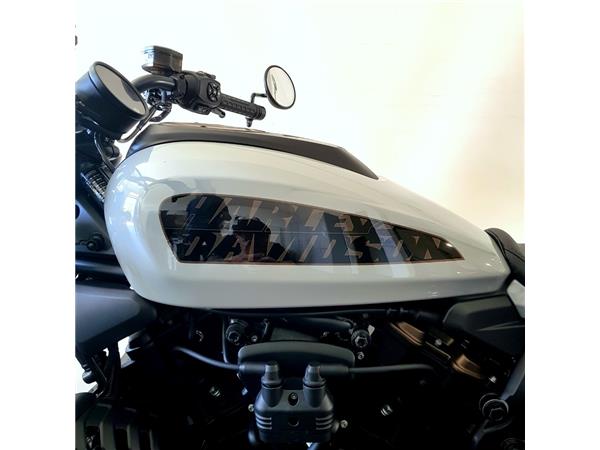 HARLEY-DAVIDSON SPORTSTER S