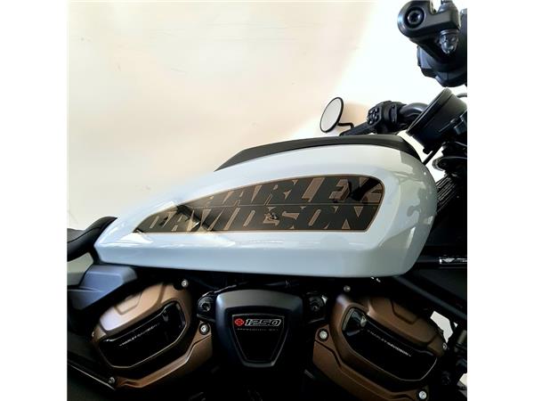 HARLEY-DAVIDSON SPORTSTER S