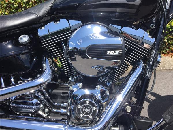 2016 HARLEY-DAVIDSON BREAKOUT