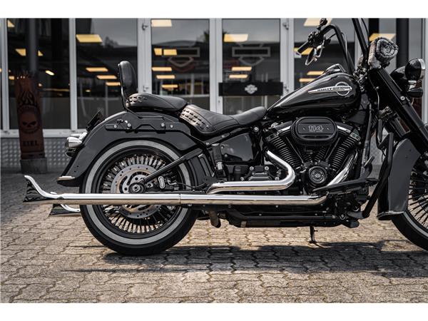 Harley-Davidson Kiel FLHC Heritage - Chicano Umbau - Motorumbau -
