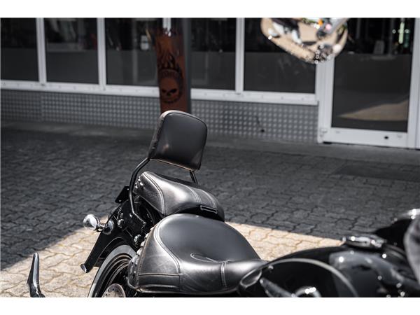 Harley-Davidson Kiel FLHC Heritage - Chicano Umbau - Motorumbau -