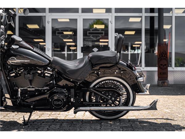 Harley-Davidson Kiel FLHC Heritage - Chicano Umbau - Motorumbau -