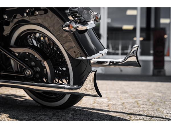Harley-Davidson Kiel FLHC Heritage - Chicano Umbau - Motorumbau -