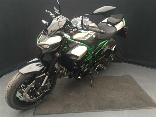2025 Kawasaki Z900 GREY & GREEN