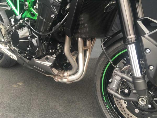 2025 Kawasaki Z900 GREY & GREEN