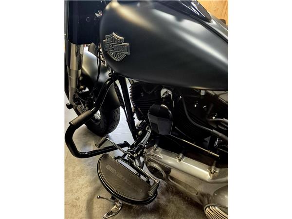 2013 HARLEY-DAVIDSON SLIM