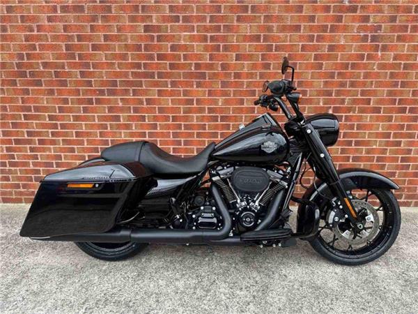 2025 Harley-Davidson Road King Special 1868 24