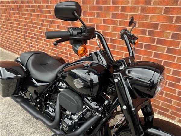 2025 Harley-Davidson Road King Special 1868 24