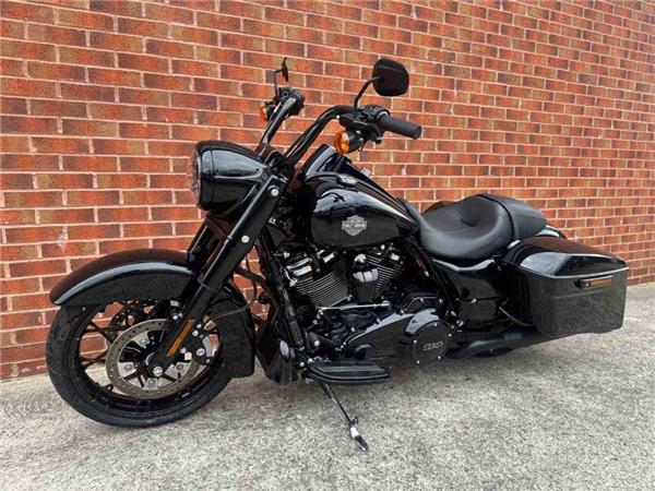 2025 Harley-Davidson Road King Special 1868 24