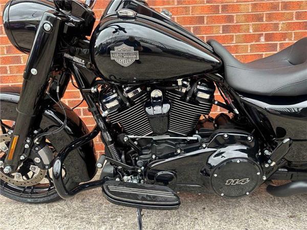 2025 Harley-Davidson Road King Special 1868 24