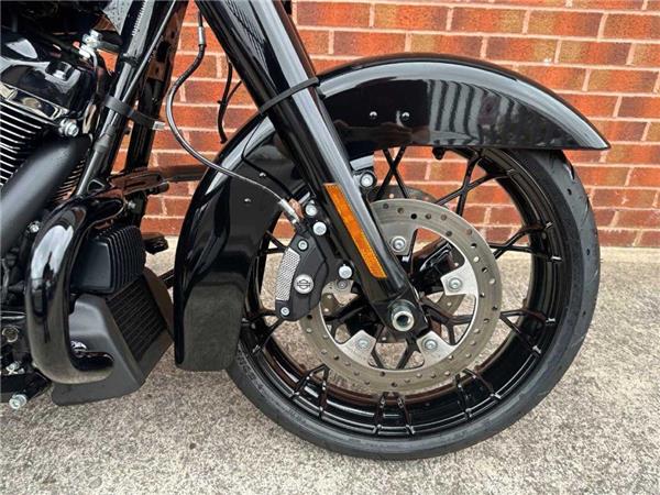 2025 Harley-Davidson Road King Special 1868 24