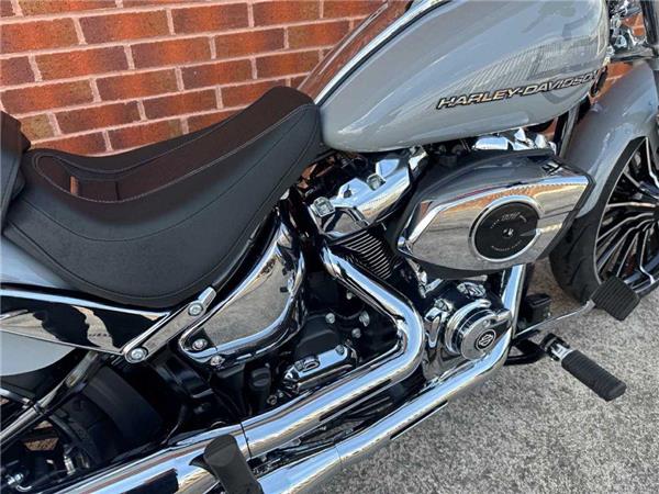 2025 Harley-Davidson Breakout 1923 25