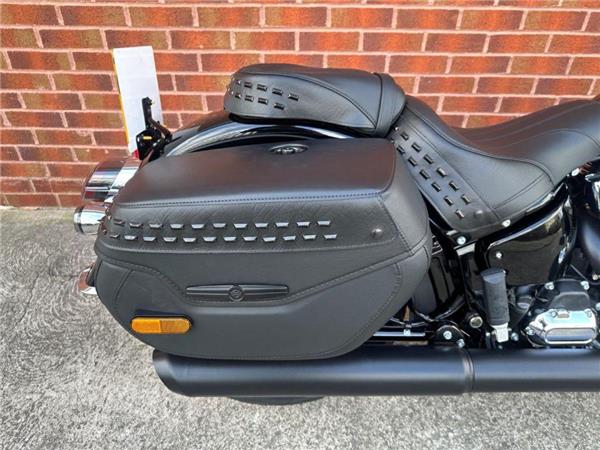 2025 Harley-Davidson FLHC HERITAGE CLASSIC