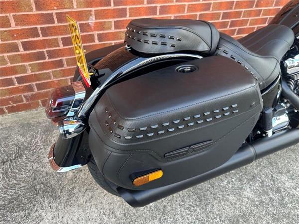 2025 Harley-Davidson FLHC HERITAGE CLASSIC