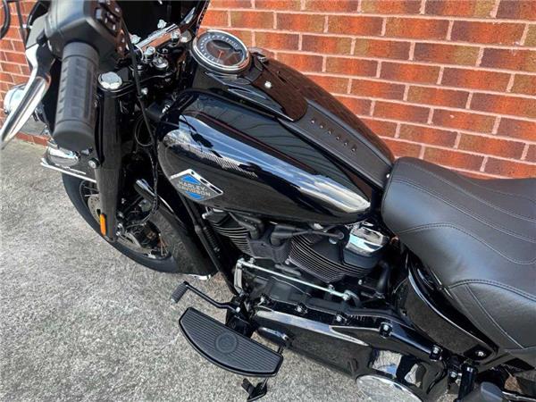 2025 Harley-Davidson FLHC HERITAGE CLASSIC
