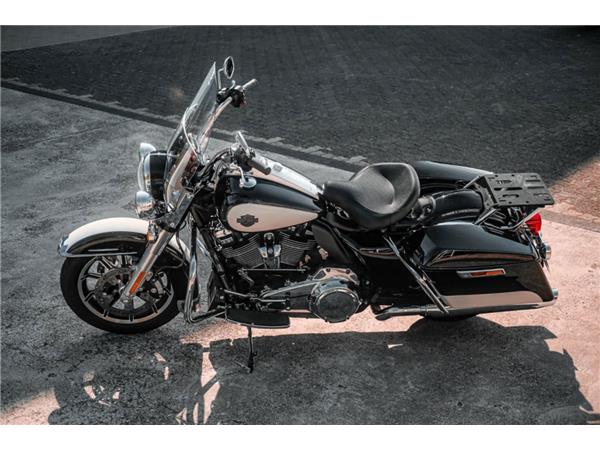 Police Road King 