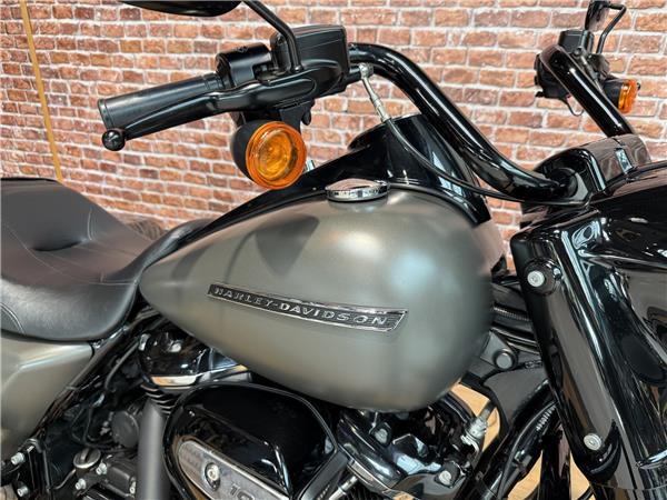 2017 HARLEY-DAVIDSON ROAD KING