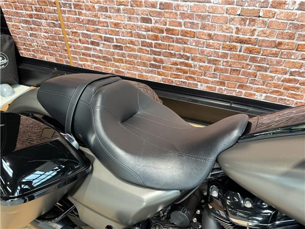 2017 HARLEY-DAVIDSON ROAD KING