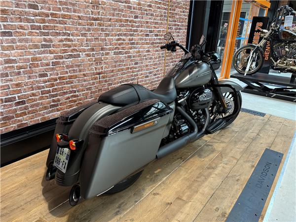 2017 HARLEY-DAVIDSON ROAD KING