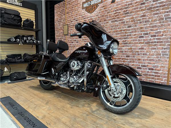 2011 HARLEY-DAVIDSON STREET GLIDE