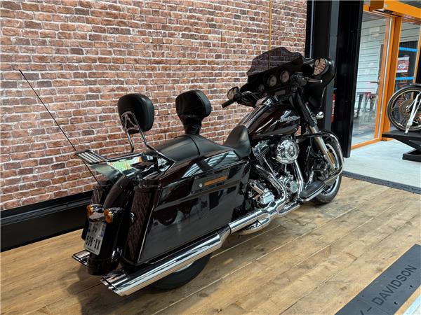 2011 HARLEY-DAVIDSON STREET GLIDE