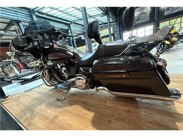 2011 HARLEY-DAVIDSON STREET GLIDE