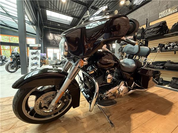 2011 HARLEY-DAVIDSON STREET GLIDE