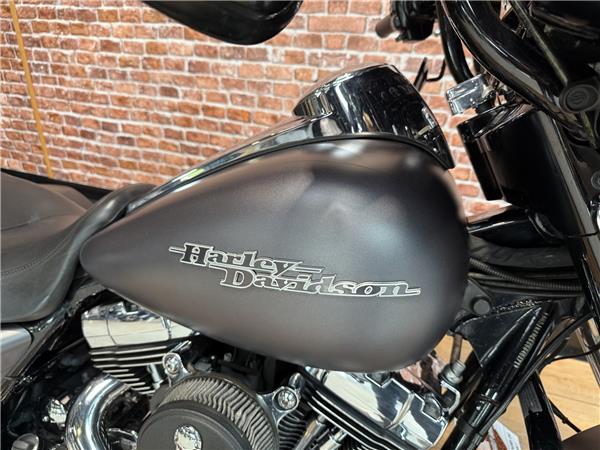 2016 HARLEY-DAVIDSON STREET GLIDE