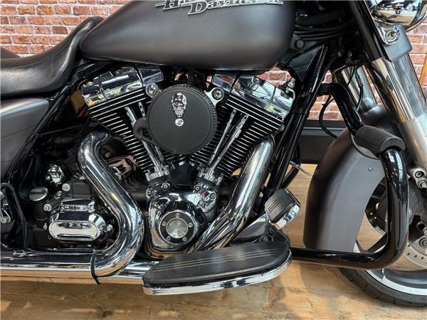 2016 HARLEY-DAVIDSON STREET GLIDE