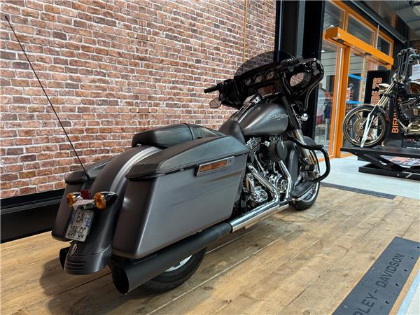 2016 HARLEY-DAVIDSON STREET GLIDE