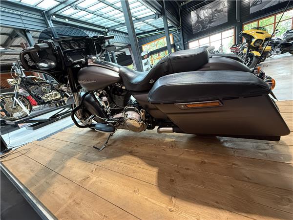 2016 HARLEY-DAVIDSON STREET GLIDE