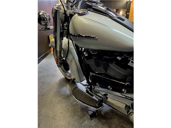 2020 HARLEY-DAVIDSON DELUXE