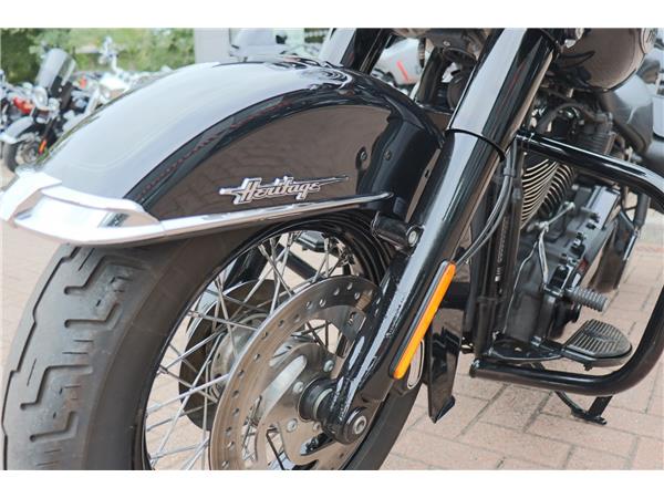 2021 HARLEY-DAVIDSON SOFTAIL FLHCS HERITAGE CLASSIC 114