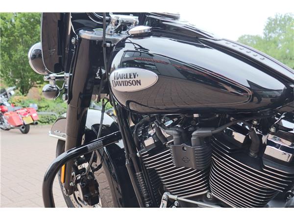 2021 HARLEY-DAVIDSON SOFTAIL FLHCS HERITAGE CLASSIC 114