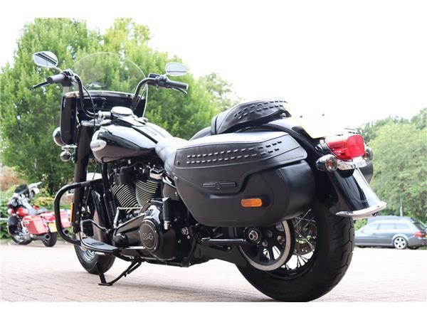 2021 HARLEY-DAVIDSON SOFTAIL FLHCS HERITAGE CLASSIC 114