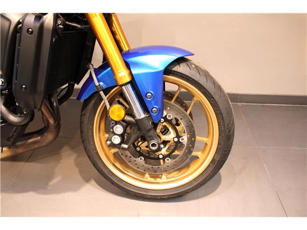 YAMAHA XSR900