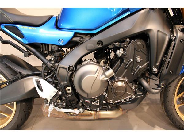 YAMAHA XSR900