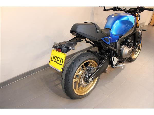 YAMAHA XSR900