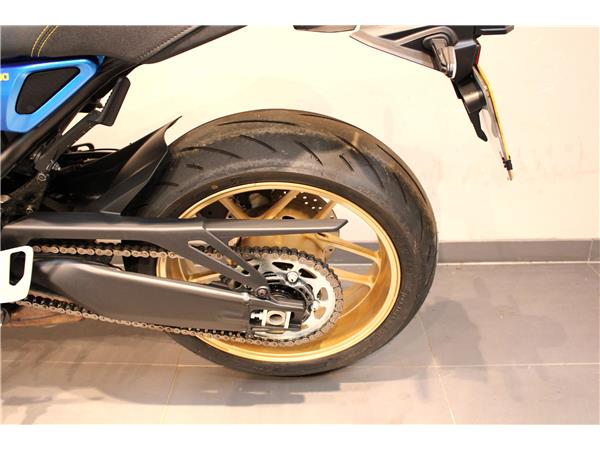 YAMAHA XSR900
