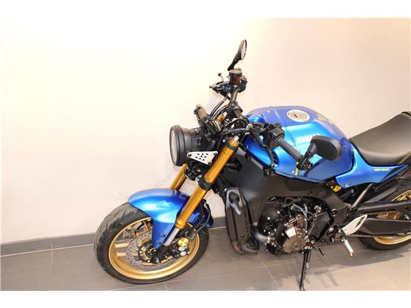 YAMAHA XSR900