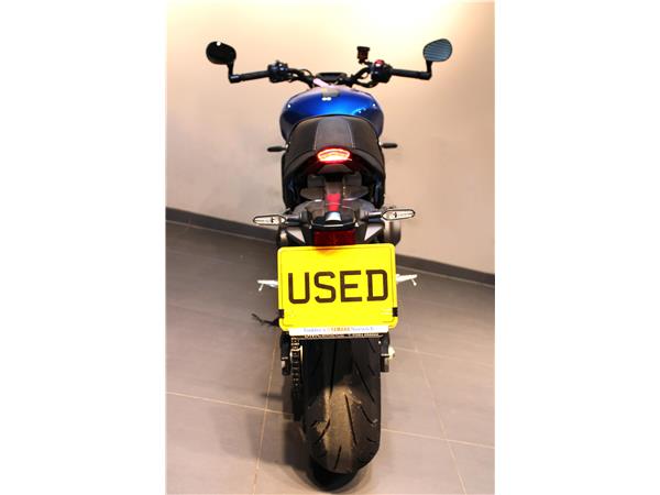 YAMAHA XSR900