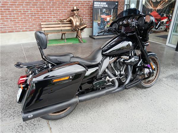 2022 HARLEY-DAVIDSON STREET GLIDE