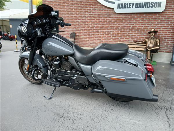 2022 HARLEY-DAVIDSON STREET GLIDE