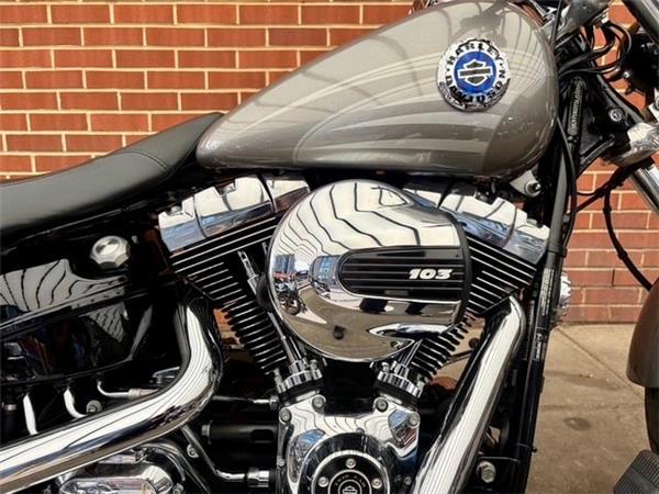 2016 HARLEY-DAVIDSON SOFTAIL FXBR BREAKOUT