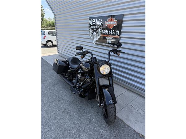 2017 HARLEY-DAVIDSON ROAD KING